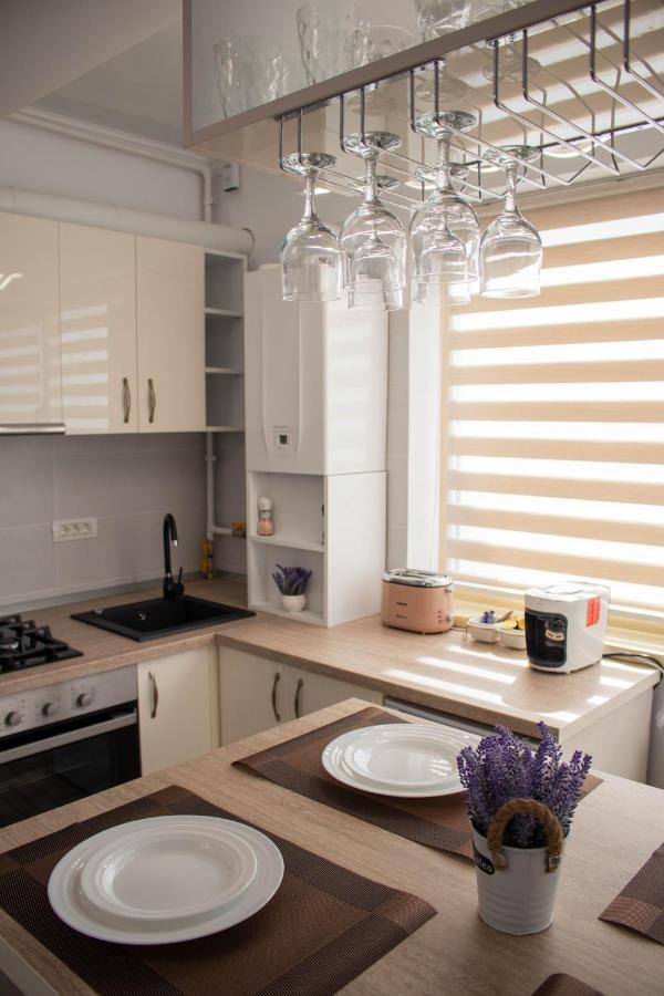 Yzza Apartament Năvodari Екстериор снимка