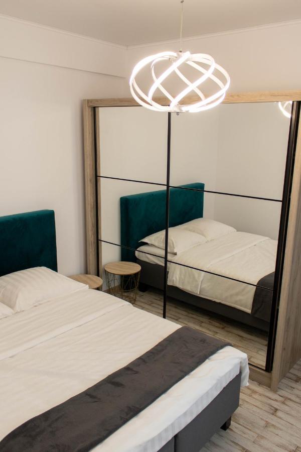 Yzza Apartament Năvodari Екстериор снимка