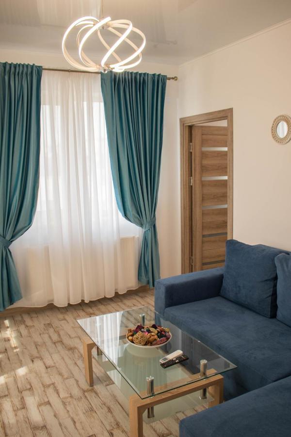 Yzza Apartament Năvodari Екстериор снимка