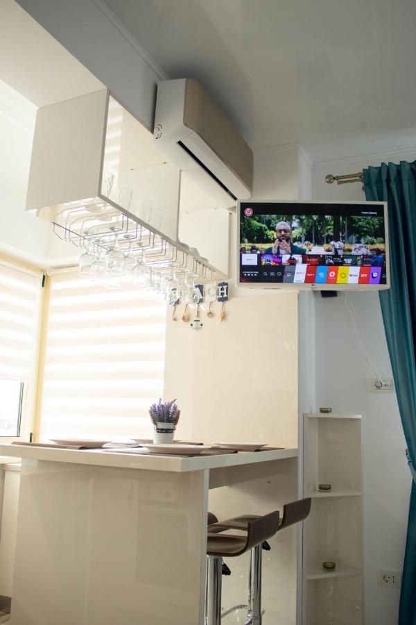 Yzza Apartament Năvodari Екстериор снимка