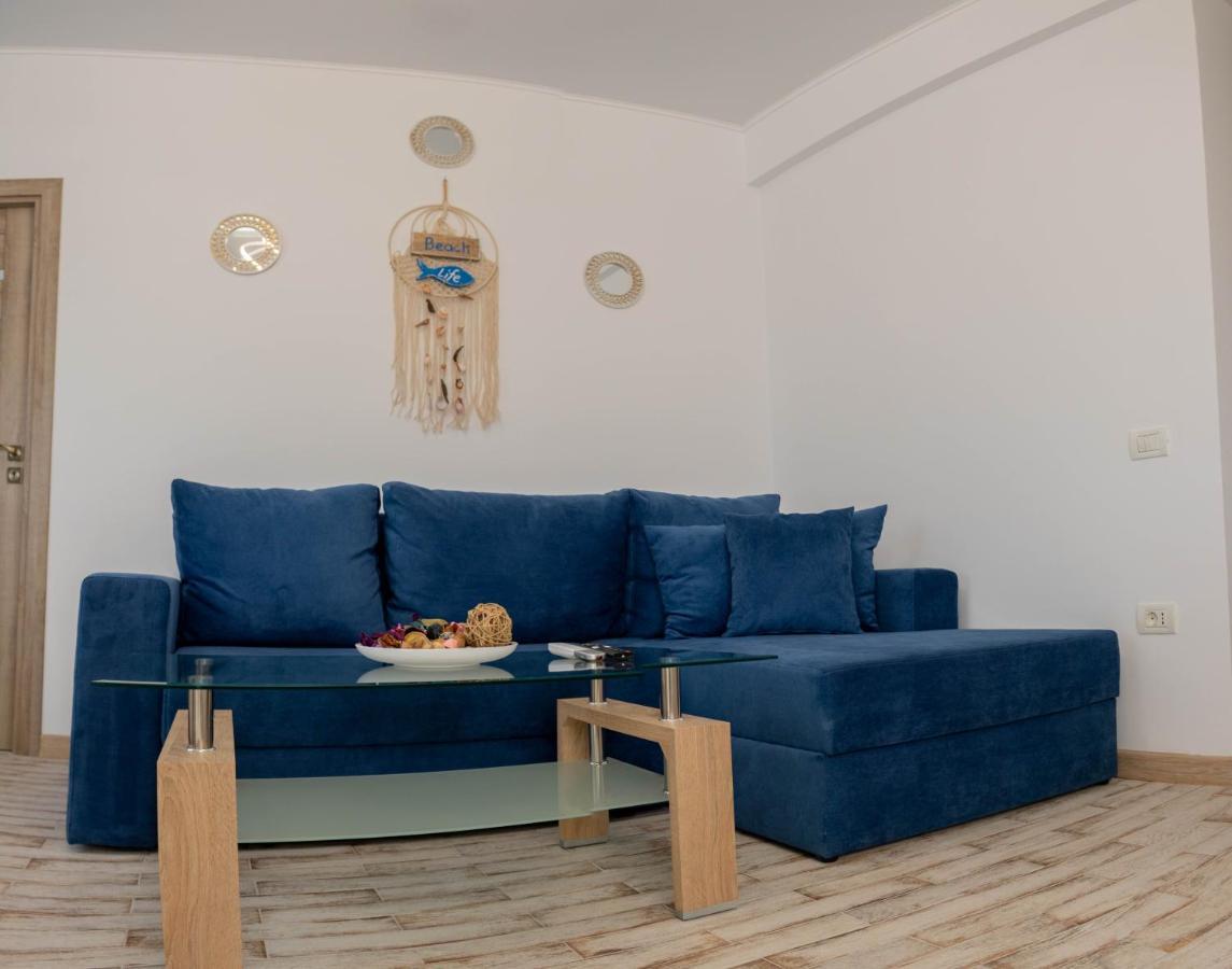 Yzza Apartament Năvodari Екстериор снимка